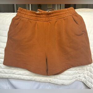 Lululemon Loungeful HR short.